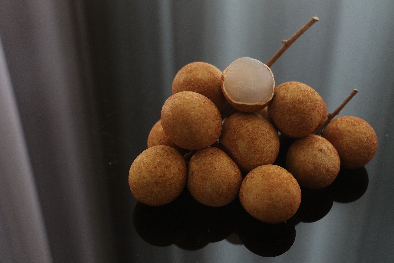 Trosje longan (lamyai) (foto: Mattis, CC BY-SA 4.0, Wikimedia Commons)