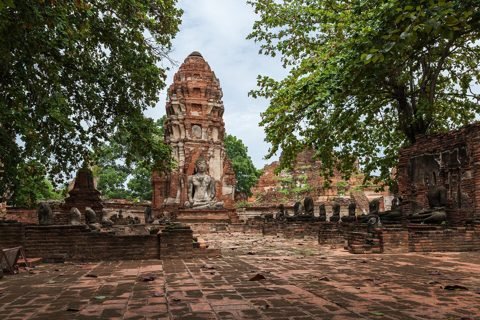 Ruïnes van Wat Mahathat in Ayutthaya